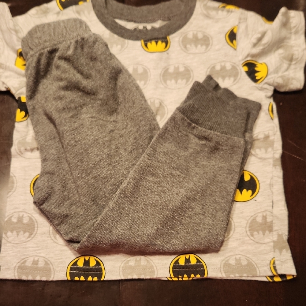 Batman Logo Tee Shirt With Gray Sweatpants Set 2T Boys